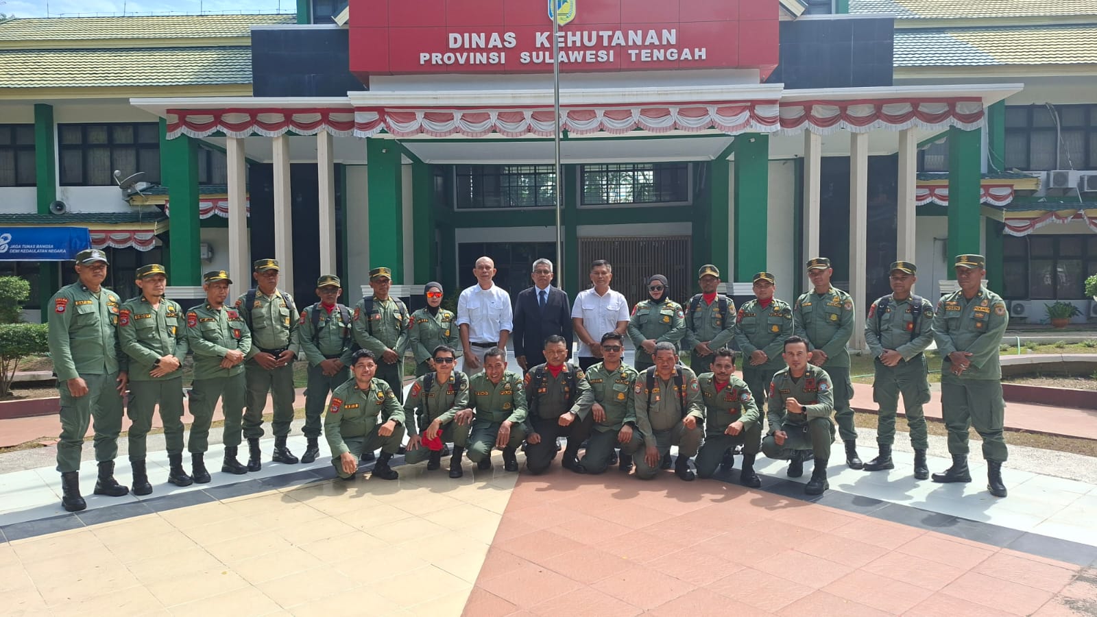 Dinas Kehutanan Provinsi Sulawesi Tengah Hadiri Upacara Peringatan HUT Bhayangkara ke-80 Tahun 2026