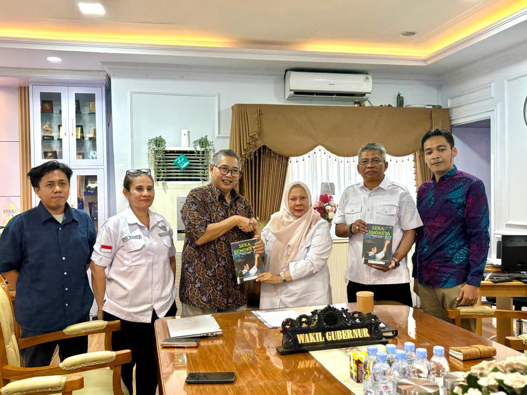 PALU – Kepala Dinas Kehutanan Provinsi Sulawesi Tengah bersama tim Conflict Resolution Unit (CRU) Indonesia dan Satuan Tugas Penanganan Konflik Agraria (Satgas PKA) melakukan audiensi dengan Wakil Gubernur Provinsi Sulawesi Tengah di ruang kerjanya.