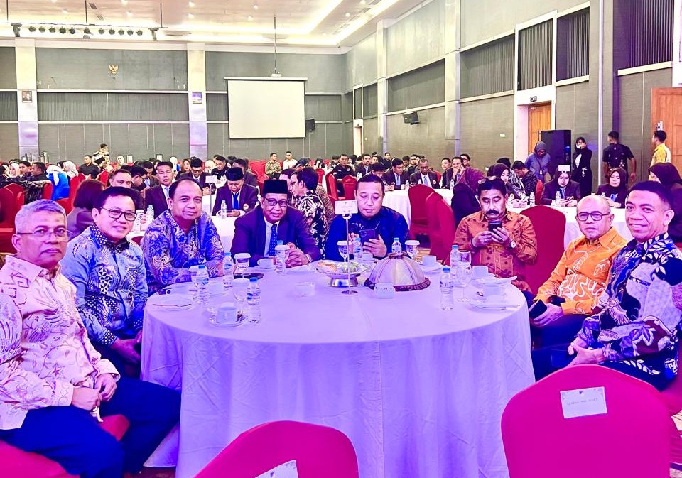 Menghadiri Pelantikan Dewan Pengurus Masyarakat Ilmu Pemerintah Indonesia (MIPI)
